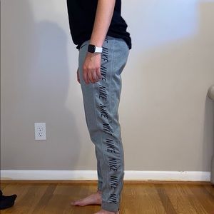 NIKE SWEATPANTS